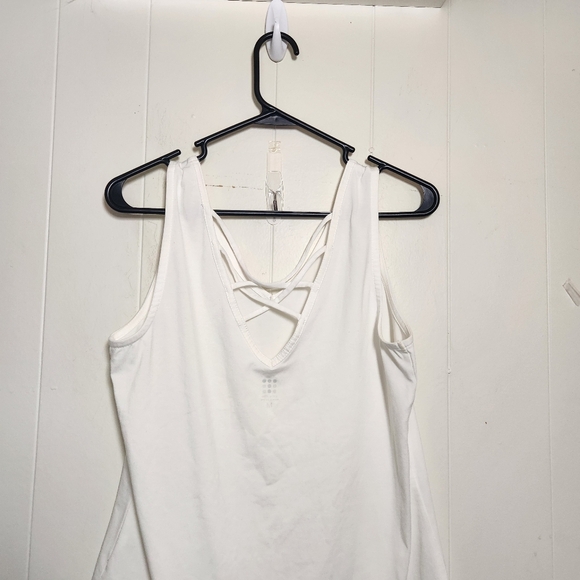 Title Nine White Yasumi Moisture Wicking Tank Medium Open Crossover Back - Picture 8 of 16